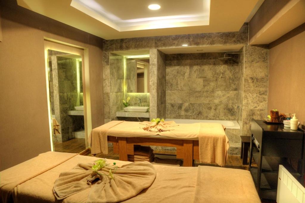 هتل له بلو کوش آداسی